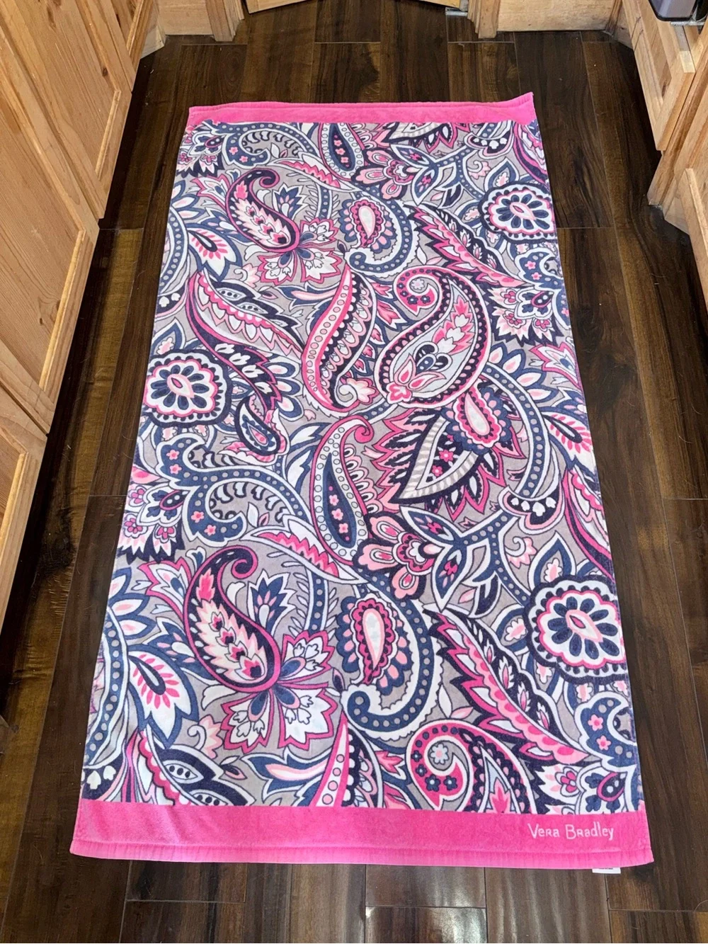 🌺 NWOT Vera Bradley Oversized French Terry Velour Finish  Paisley Beach Towel